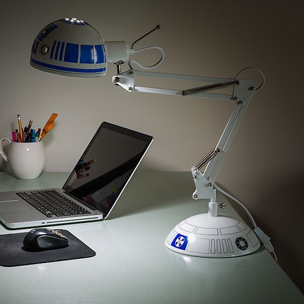 R2-D2와 탁상용 조명의 만남