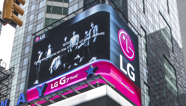LG전자, 뉴욕 타임스스퀘어서 방탄소년단 광고 영상 상영