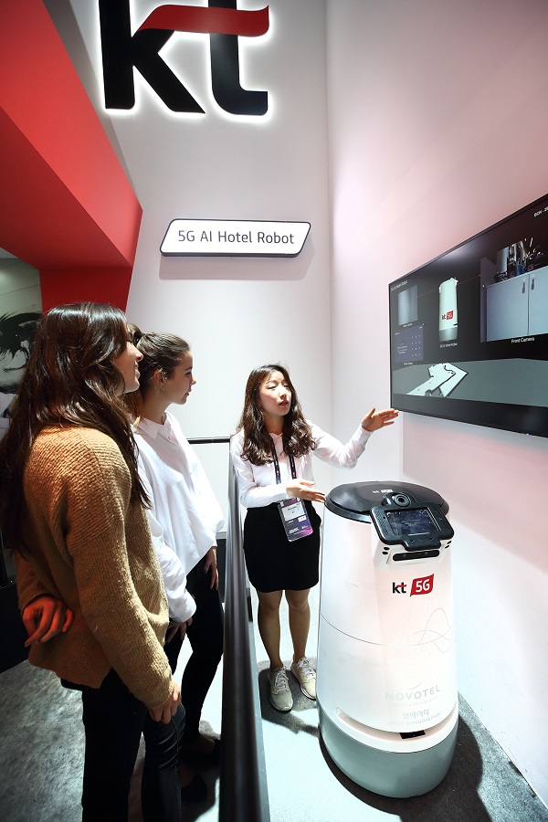 KT, MWC 2019에서 5G ‘AI 호텔 로봇’ 공개...편의서비스를 자율주행으로 배달