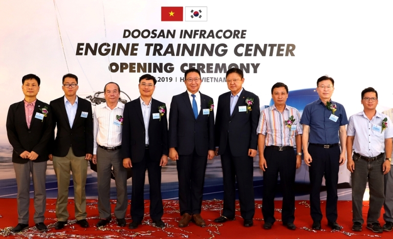 두산인프라코어, 베트남에 엔진 트레이닝 센터 설립