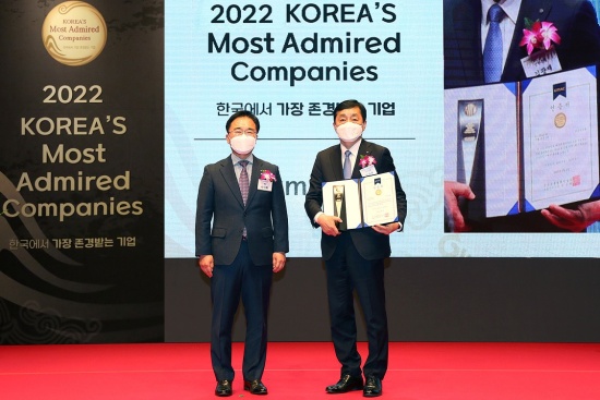 신한은행, 한국에서 가장 존경받는 기업 은행부문 19년 연속 1위