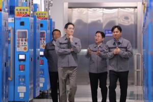 이재용 회장, 중국 텐진 삼성전기 사업장 임직원 격려
